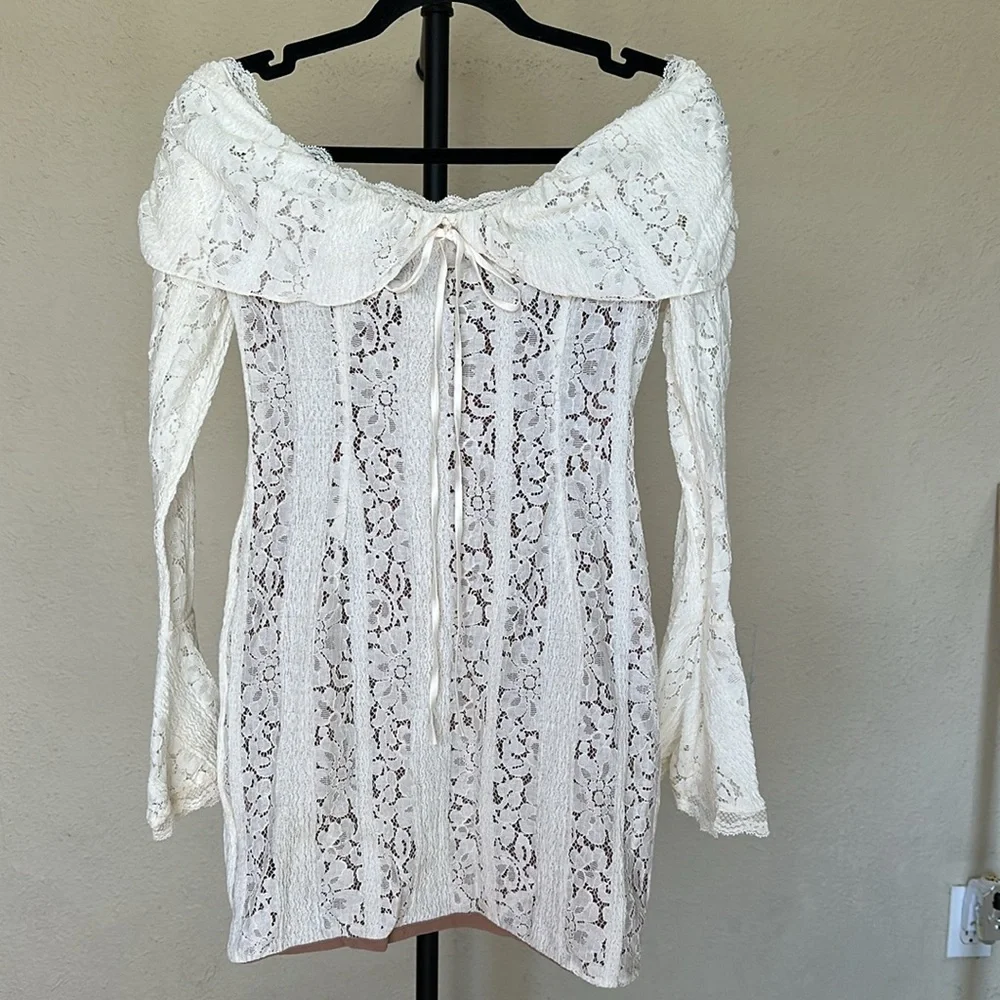 House of CB Sadie Vintage Cream Floral Lace Off Shoulder Mini Dress NWOT‎ size L - Picture 9 of 16